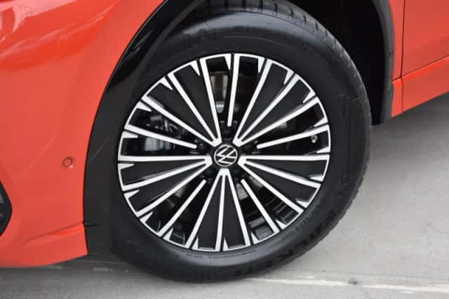 Volkswagen Tiguan (2025) thumbnail 6
