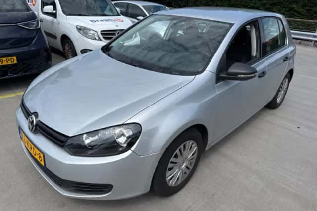 Volkswagen Golf (2010) thumbnail 1