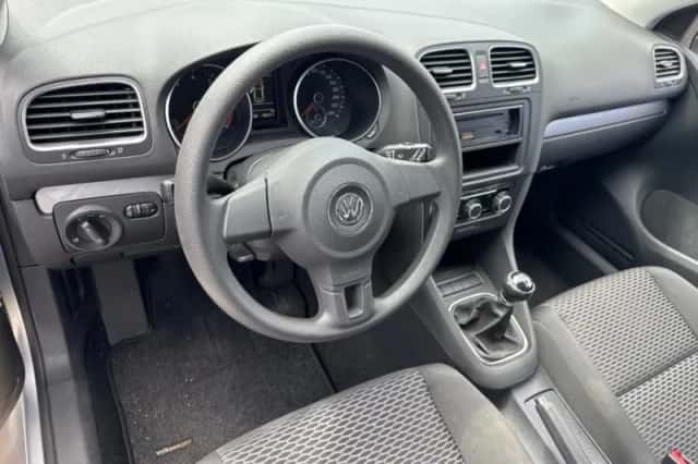 Volkswagen Golf (2010) thumbnail 5