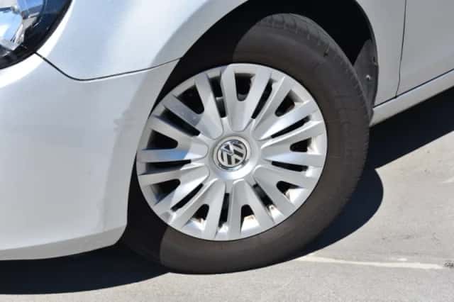Volkswagen Golf (2010) thumbnail 6