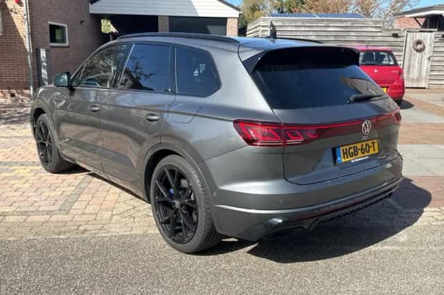 Volkswagen Touareg (2024) thumbnail 2