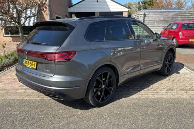Volkswagen Touareg (2024) thumbnail 3