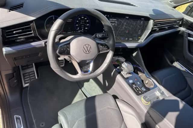 Volkswagen Touareg (2024) thumbnail 5