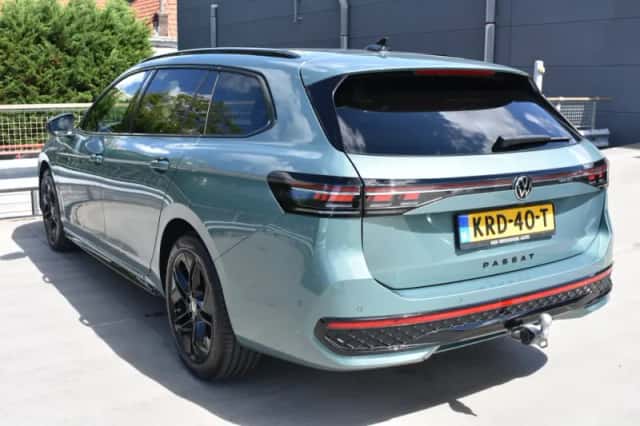 Volkswagen Passat (2025) thumbnail 3