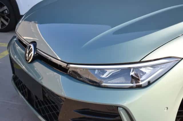 Volkswagen Passat (2025) thumbnail 6