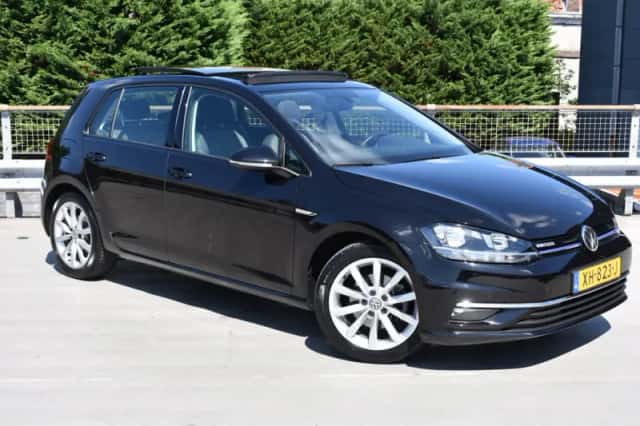 Volkswagen Golf (2019) thumbnail 2
