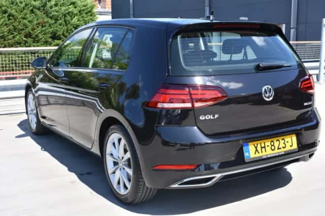Volkswagen Golf (2019) thumbnail 3