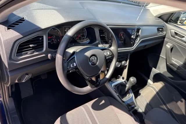 Volkswagen T-Roc (2020) thumbnail 3