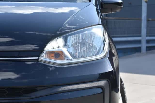 Volkswagen Up! (2019) thumbnail 5