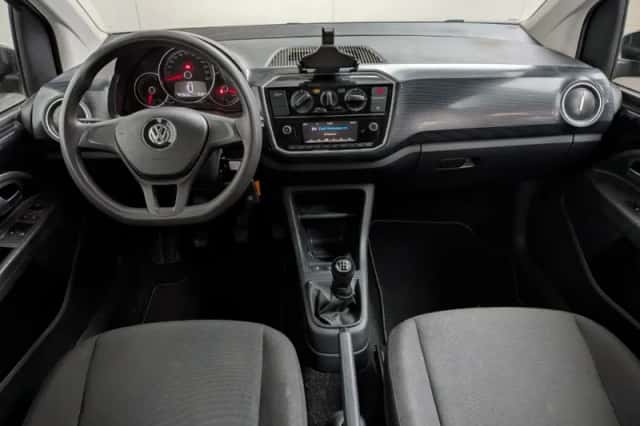 Volkswagen Up! (2019) thumbnail 5