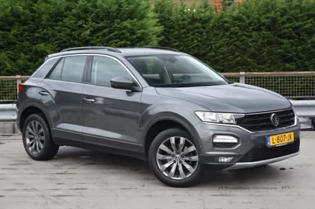 Volkswagen T-Roc (2021) thumbnail 2