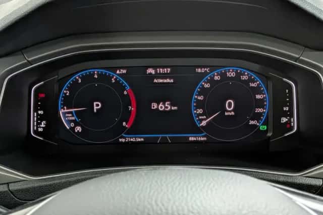 Volkswagen T-Roc (2021) thumbnail 5