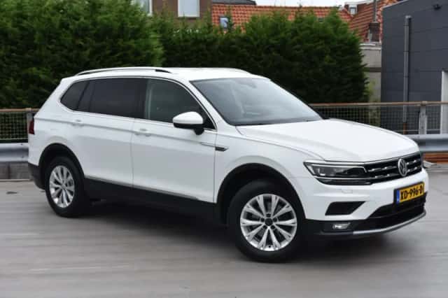 Volkswagen Tiguan (2018) thumbnail 1