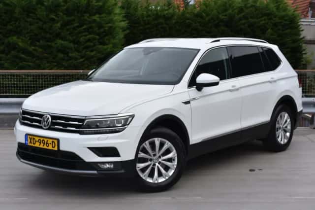 Volkswagen Tiguan (2018) thumbnail 2