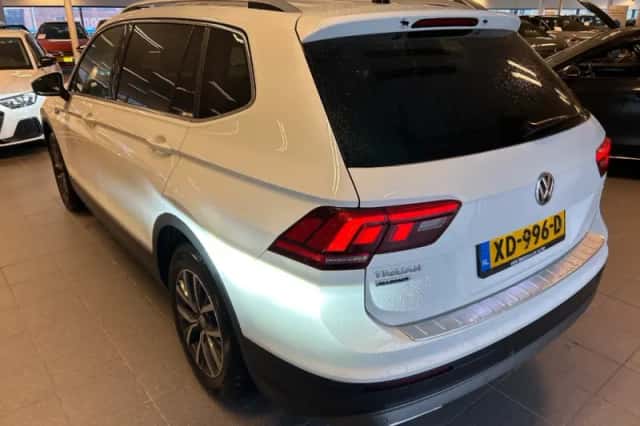 Volkswagen Tiguan (2018) thumbnail 3