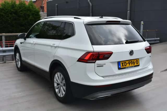 Volkswagen Tiguan (2018) thumbnail 3