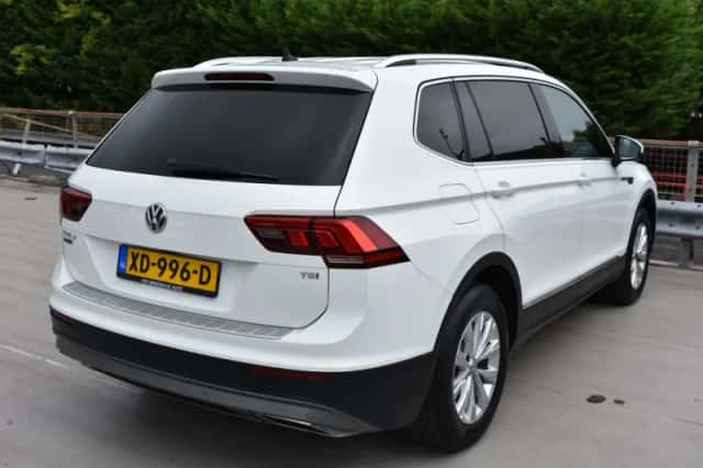 Volkswagen Tiguan (2018) thumbnail 4