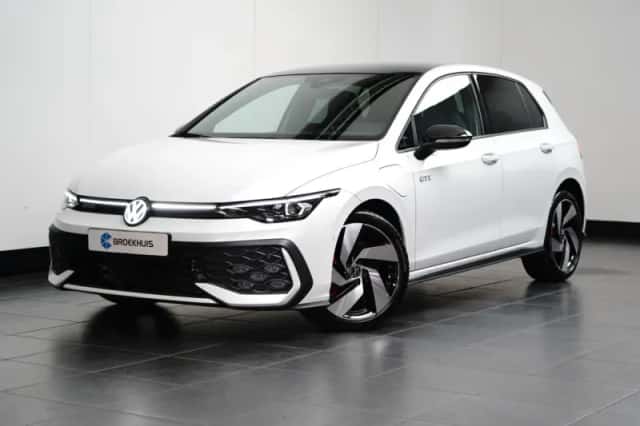 Volkswagen Golf (2025) thumbnail 1