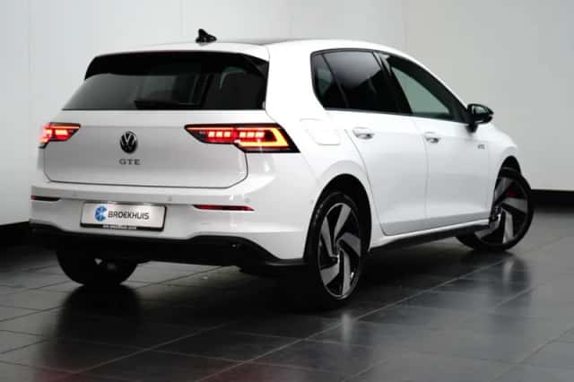 Volkswagen Golf (2025) thumbnail 4