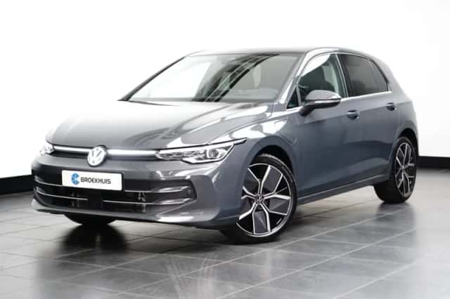 Volkswagen Golf (2025) thumbnail 1
