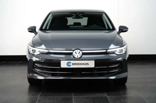 Volkswagen Golf (2025) thumbnail 3