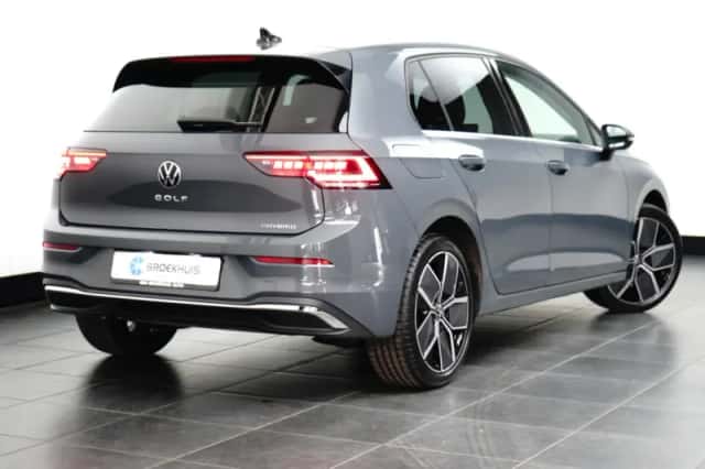 Volkswagen Golf (2025) thumbnail 5