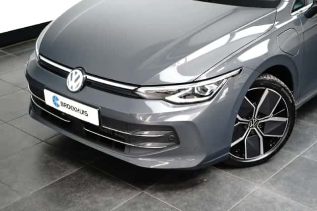 Volkswagen Golf (2025) thumbnail 6