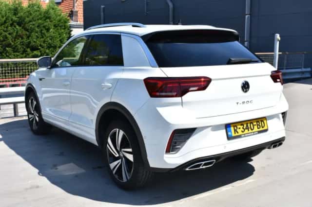 Volkswagen T-Roc (2022) thumbnail 3