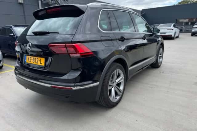 Volkswagen Tiguan (2017) thumbnail 3