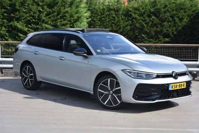 Volkswagen Passat (2025) thumbnail 2