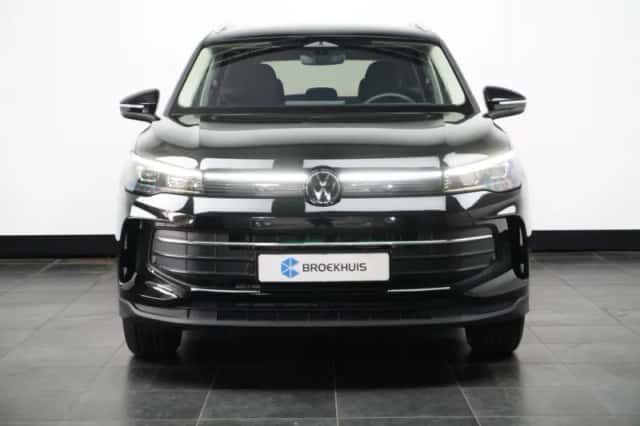 Volkswagen Tiguan (2025) thumbnail 2