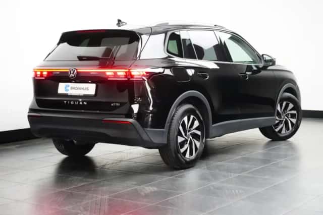 Volkswagen Tiguan (2025) thumbnail 4