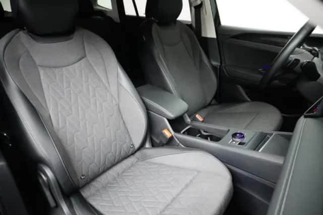 Volkswagen Tiguan (2025) thumbnail 6