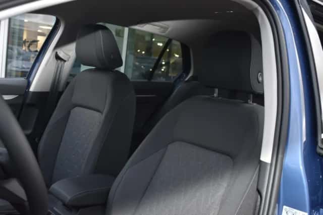 Volkswagen Golf (2025) thumbnail 12