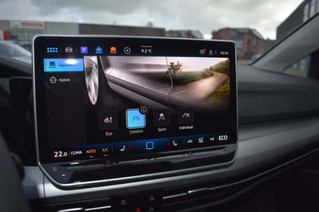 Volkswagen Golf (2025) thumbnail 25