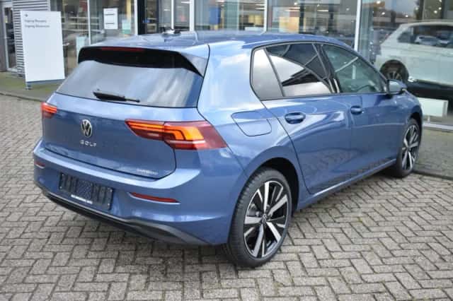 Volkswagen Golf (2025) thumbnail 4