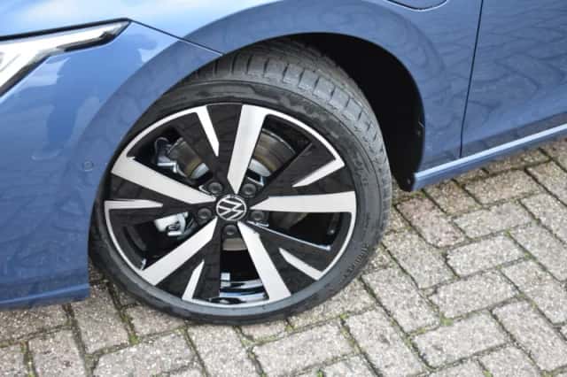 Volkswagen Golf (2025) thumbnail 6