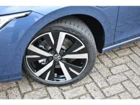 Volkswagen Golf (2025) thumbnail 6