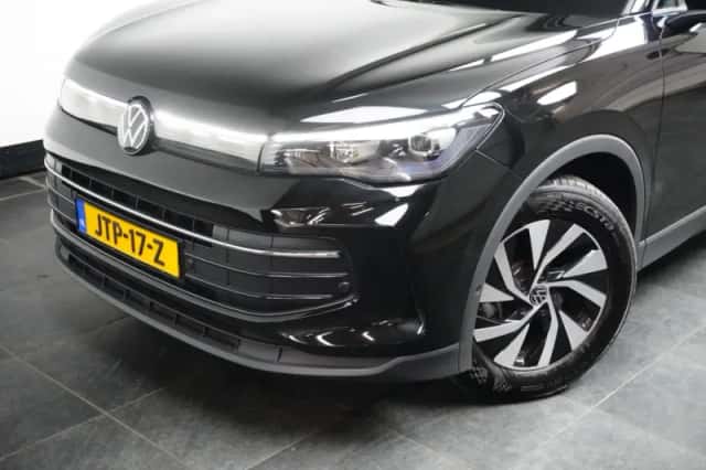 Volkswagen Tiguan (2025) thumbnail 2