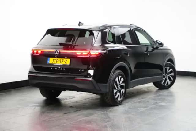 Volkswagen Tiguan (2025) thumbnail 5