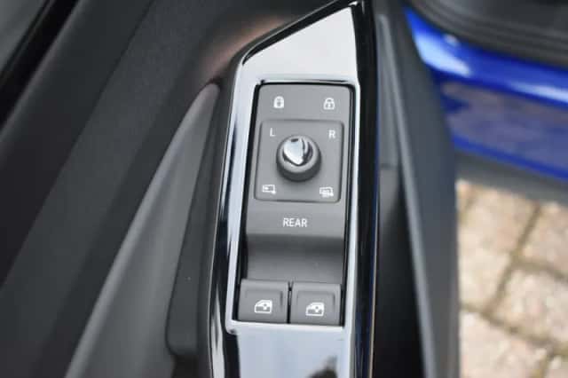 Volkswagen ID.4 (2026) thumbnail 12