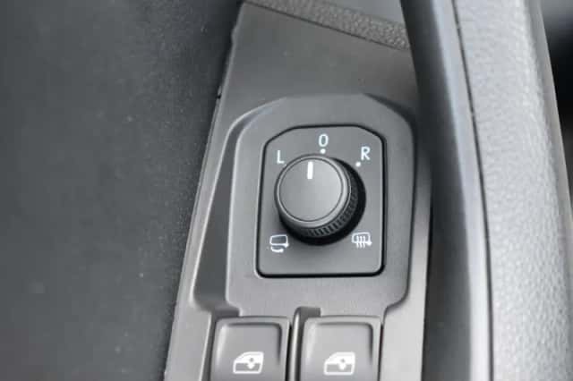Škoda Karoq (2025) thumbnail 16