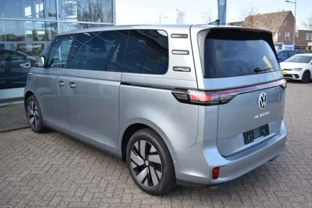 Volkswagen ID. Buzz (2026) thumbnail 2