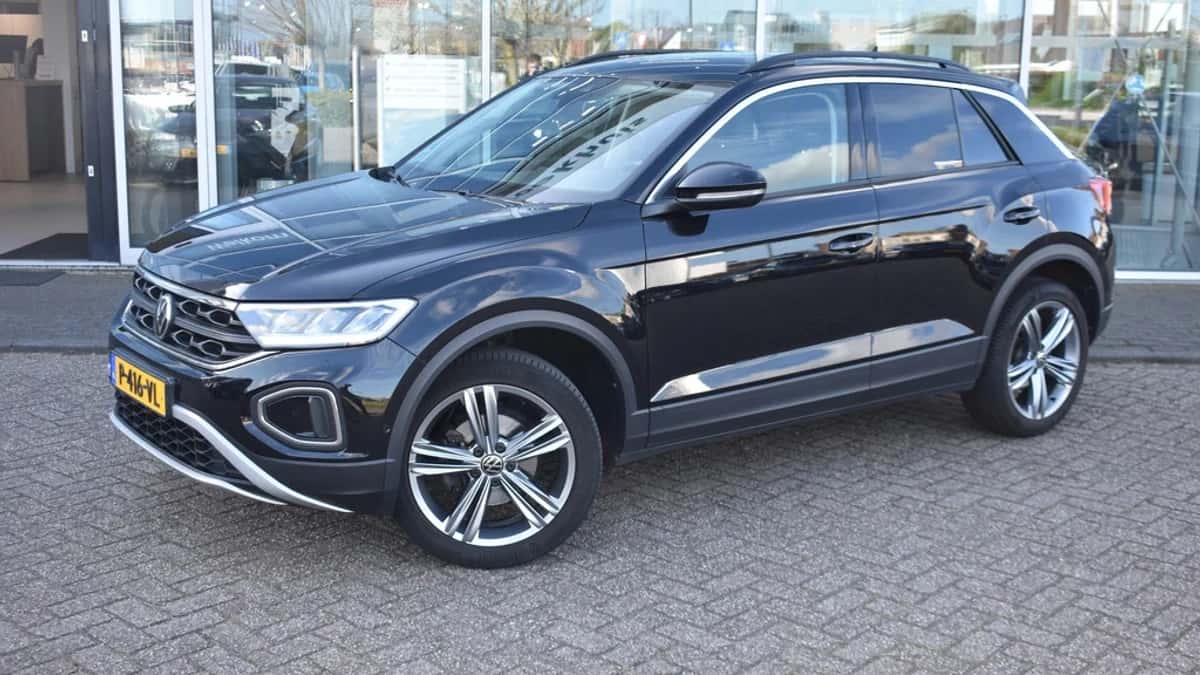 Volkswagen T-Roc (2022) — foto 1