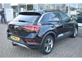 Volkswagen T-Roc (2022) thumbnail 4