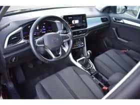 Volkswagen T-Roc (2022) thumbnail 8