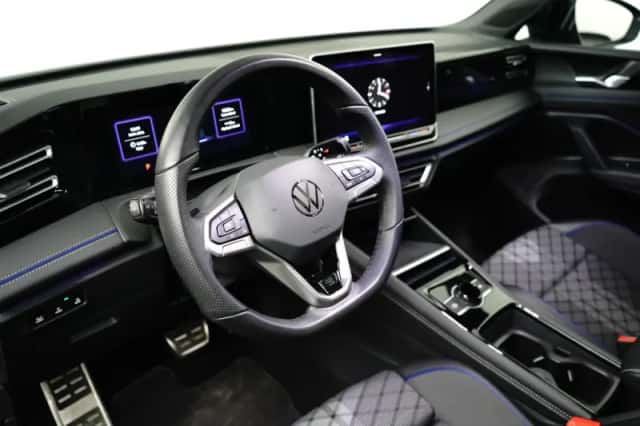 Volkswagen Tiguan (2025) thumbnail 18