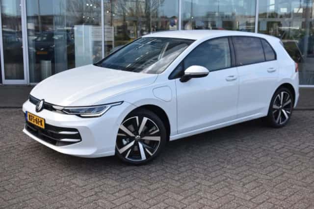 Volkswagen Golf (2026) thumbnail 1