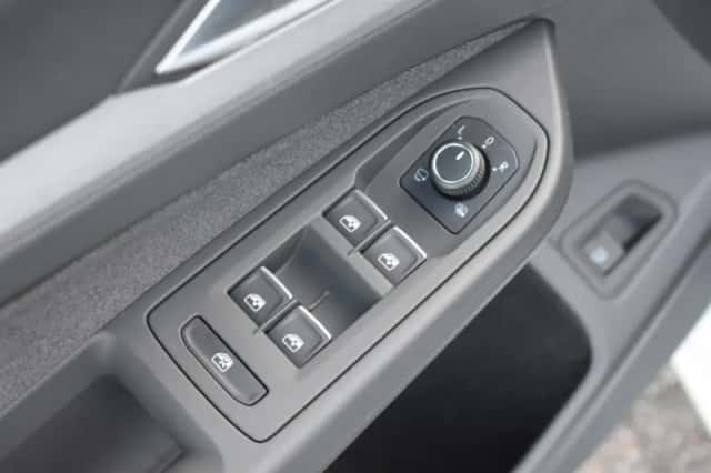 Volkswagen Golf (2026) thumbnail 15