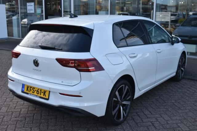 Volkswagen Golf (2026) thumbnail 5